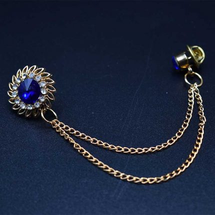 Round Broche round with Blue Gemstone